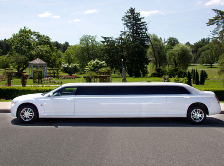 Exploring the Charm of Colorado Springs with Private Limo Car Service
