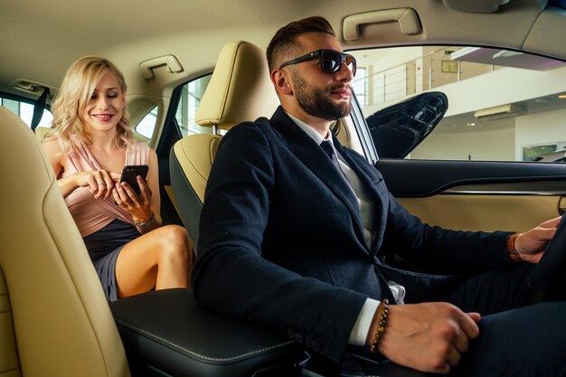 Super Luxurious Limo Rentals - Celebrate Your Birthday in a classy way!