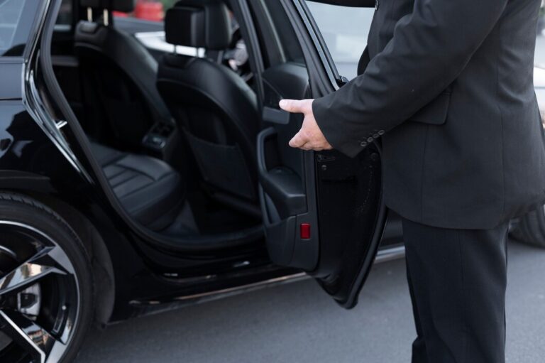 Luxury Rides Await! Your Guide to Premium Denver  Airport Transportation